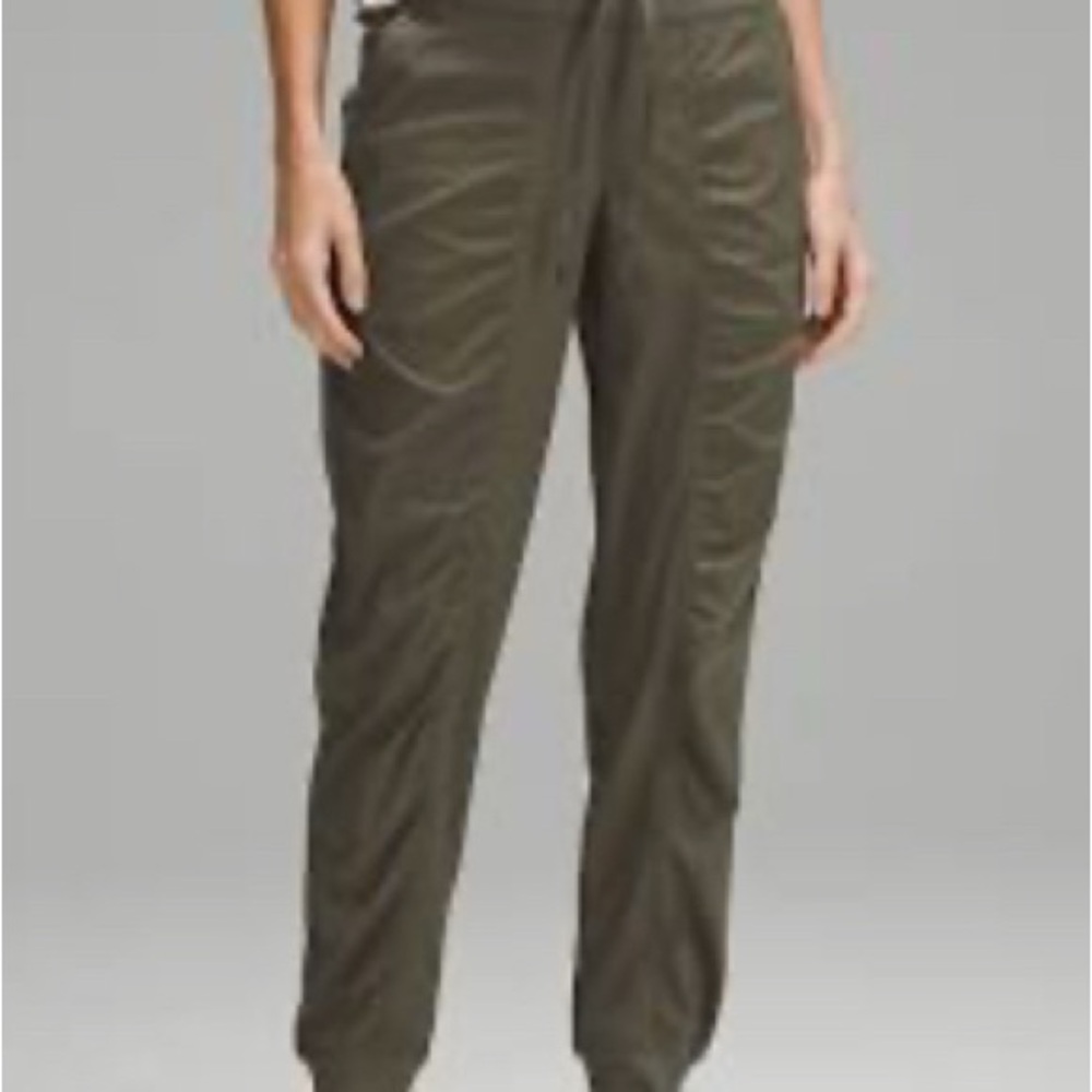 Lululemon Women's Dance Studio Jogger Dark Olive Size 2 Relaxed